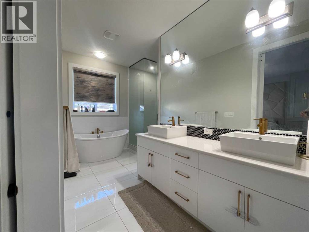 220 Carringham Road Nw, Calgary, Alberta  T3P 1V4 - Photo 25 - A2278406