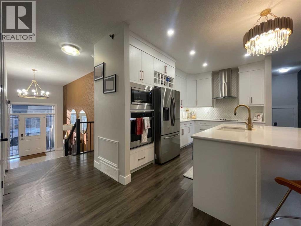 220 Carringham Road Nw, Calgary, Alberta  T3P 1V4 - Photo 6 - A2278406