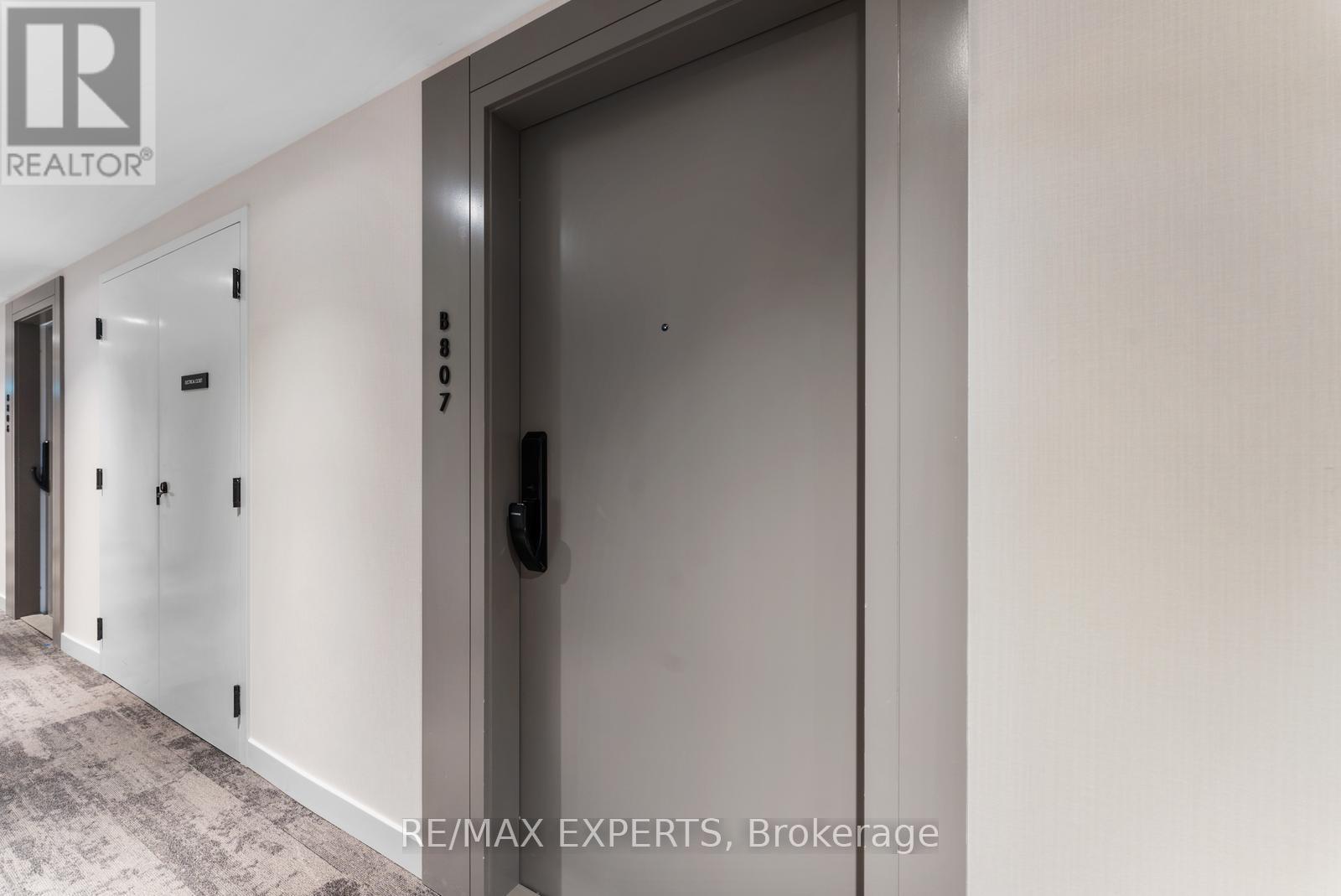 807 - 3071 Trafalgar Road, Oakville, Ontario  L6H 8C6 - Photo 4 - W12705766