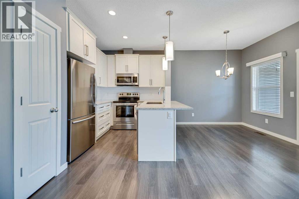 384 Copperpond Landing SE, Calgary, Alberta  T2Z 1G6 - Photo 9 - A2272564