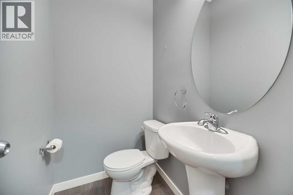 384 Copperpond Landing SE, Calgary, Alberta  T2Z 1G6 - Photo 12 - A2272564