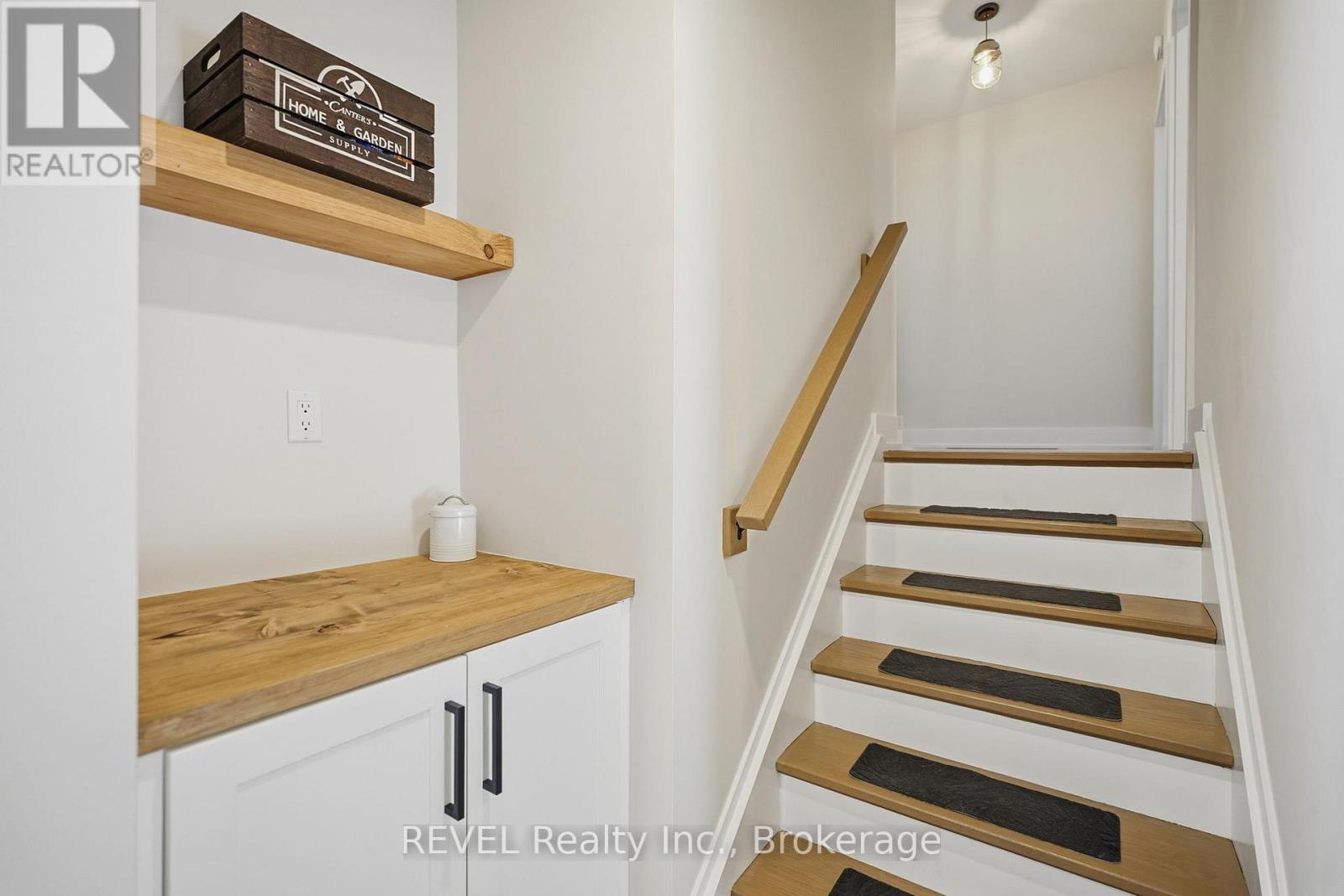 1097 Pelham Street, Pelham, Ontario  L3C 3E4 - Photo 18 - X12705800