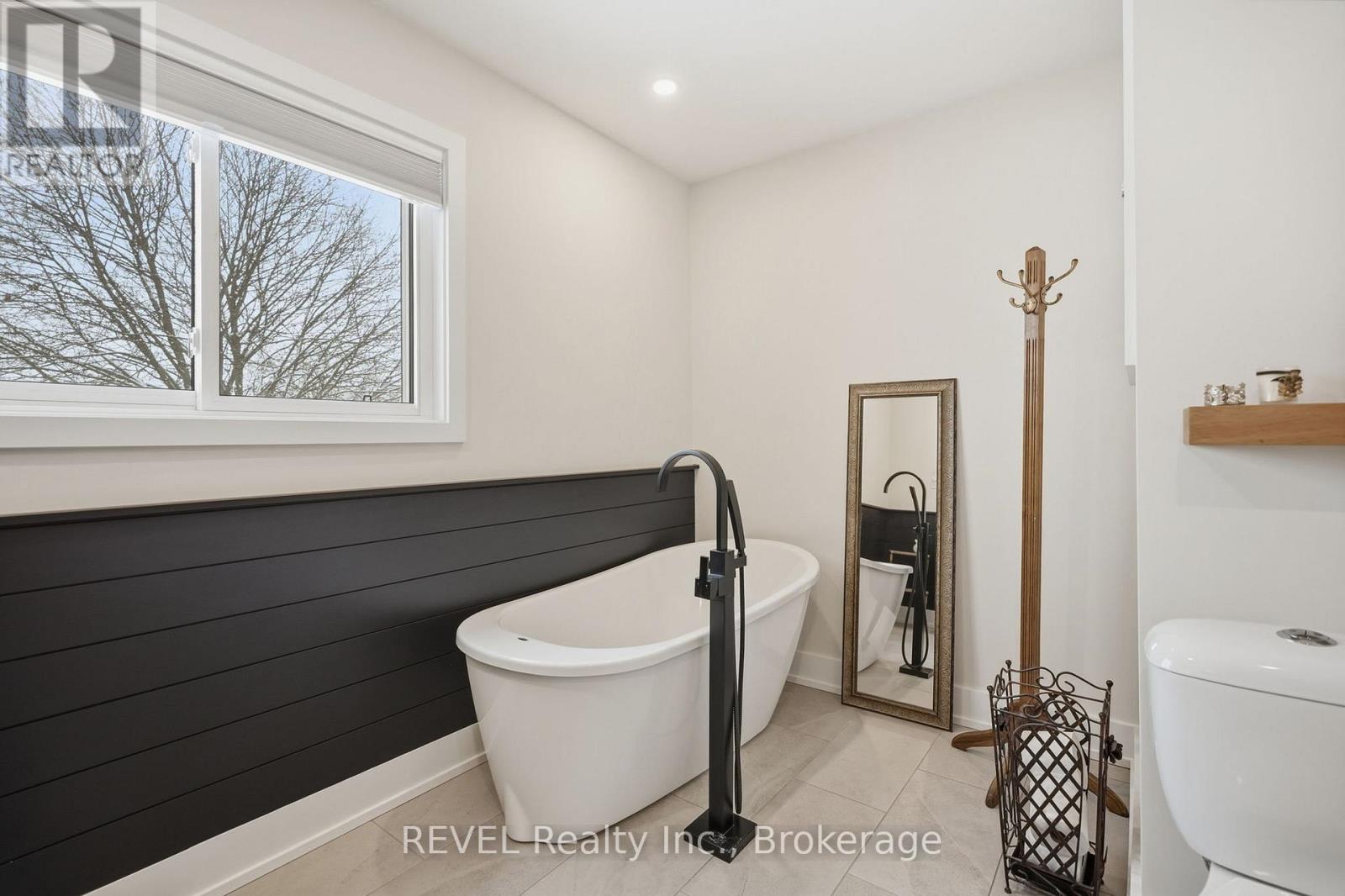 1097 Pelham Street, Pelham, Ontario  L3C 3E4 - Photo 24 - X12705800