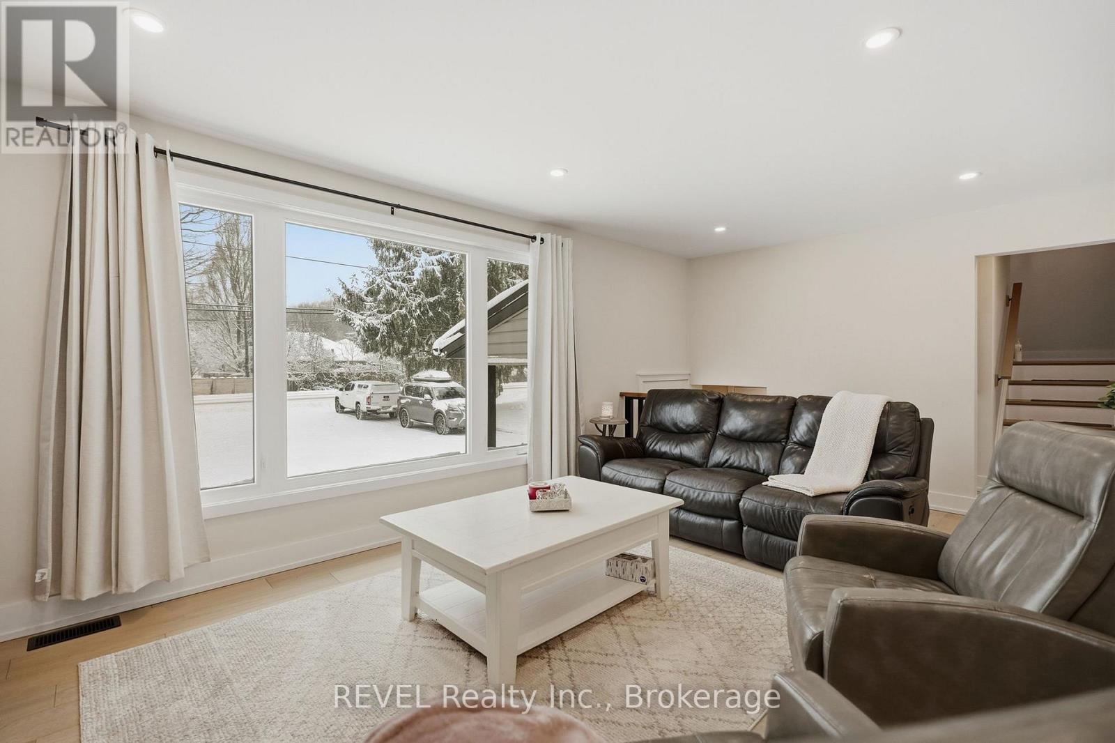 1097 Pelham Street, Pelham, Ontario  L3C 3E4 - Photo 6 - X12705800