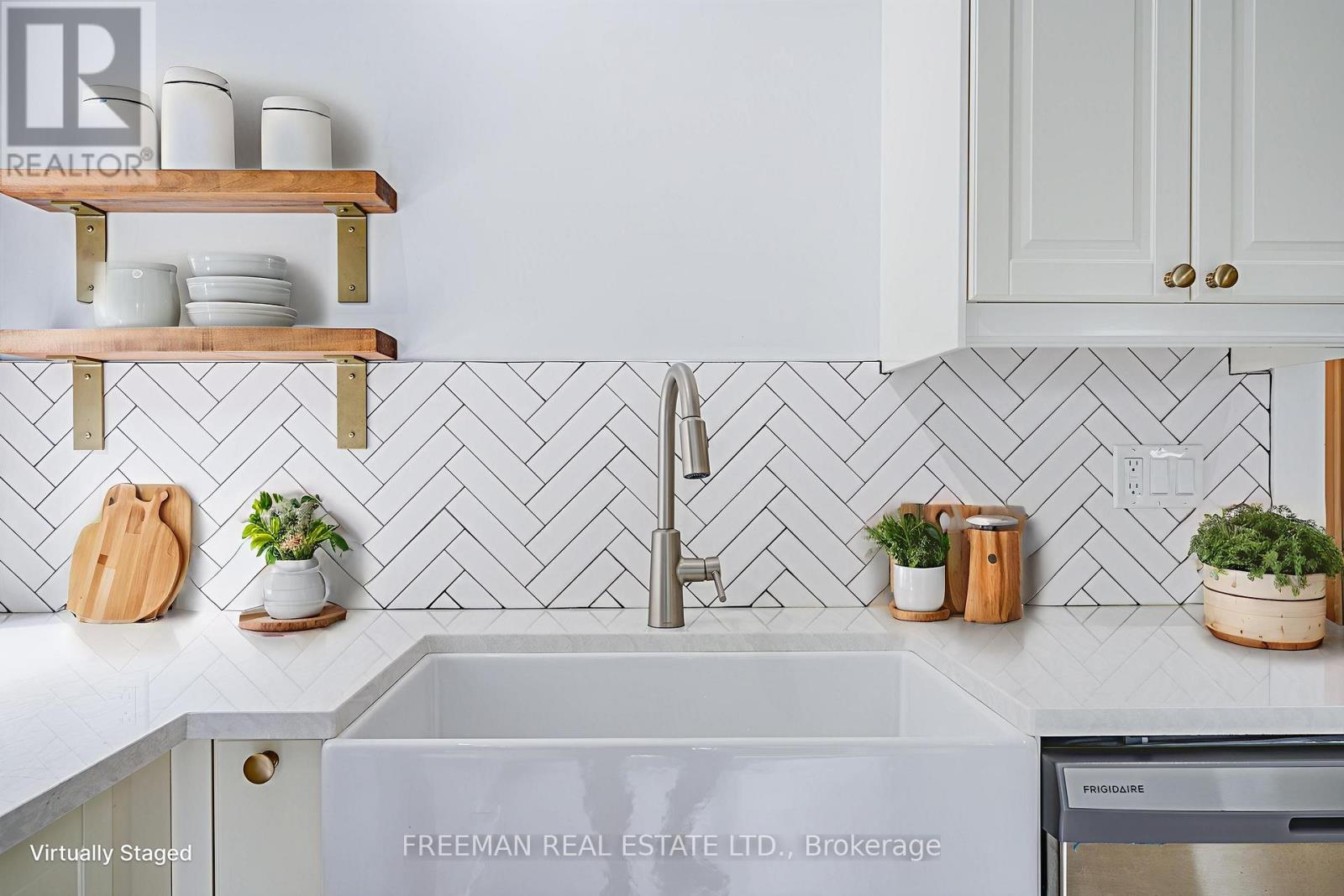 555 Markham Street, Toronto, Ontario  M6G 2L6 - Photo 5 - C12705790