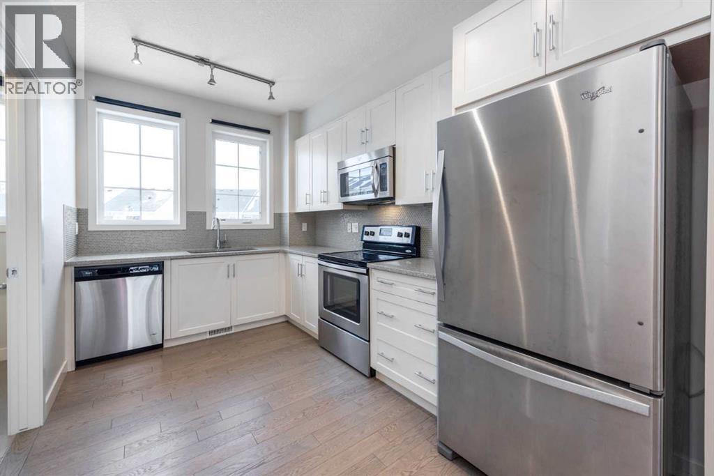 40 Sherwood Row Nw, Calgary, Alberta  T3R 0X1 - Photo 3 - A2275014