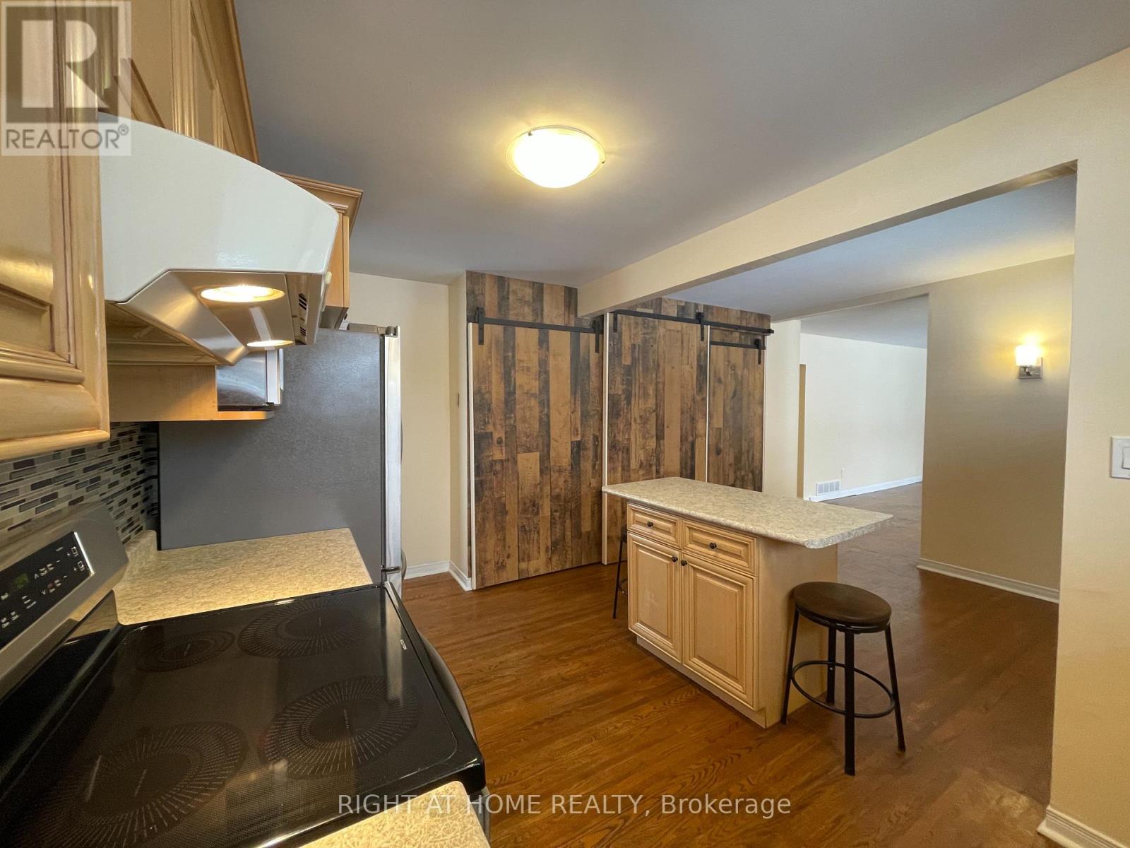 345 Maplewood Crescent, Milton, Ontario  L9T 2G1 - Photo 8 - W12705780