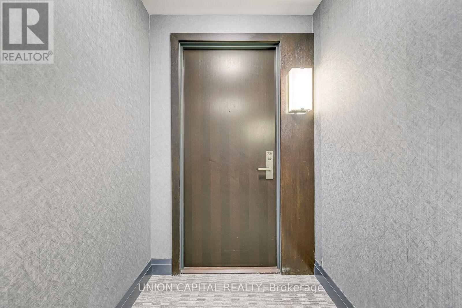 205 - 65 Speers Road, Oakville, Ontario  L6K 0J1 - Photo 5 - W12705784