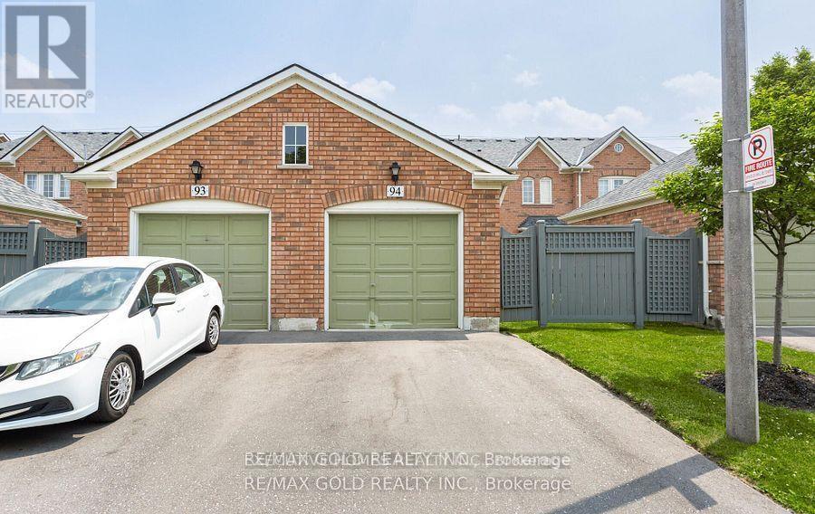 94 - 2665 Thomas Street, Mississauga, Ontario  L5M 6G7 - Photo 3 - W12705792