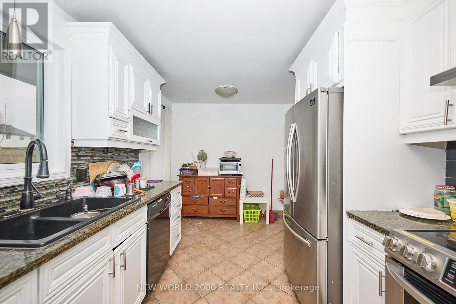 62 Champlain Avenue, Welland, Ontario  L3C 2L7 - Photo 10 - X12705798