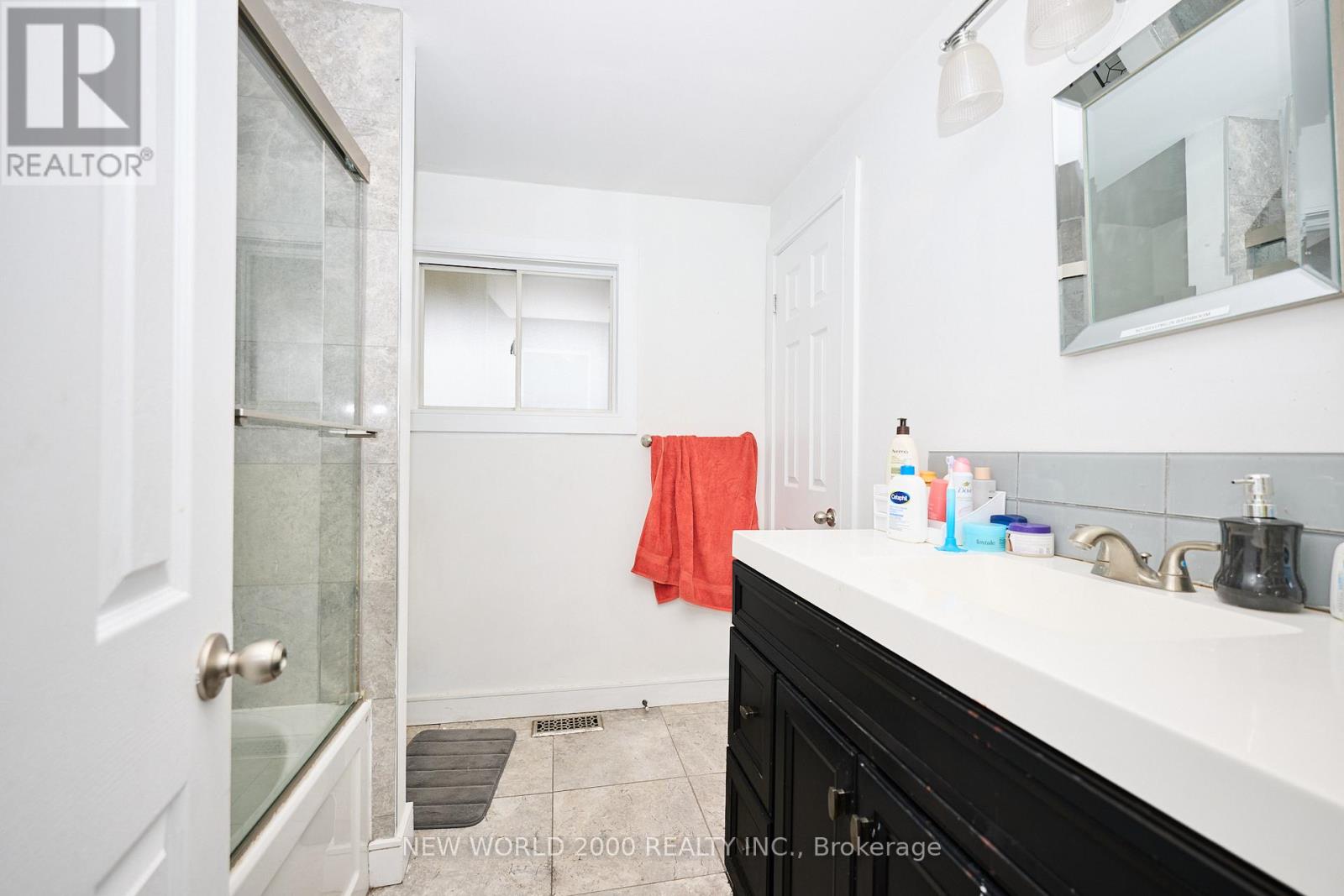 62 Champlain Avenue, Welland, Ontario  L3C 2L7 - Photo 13 - X12705798