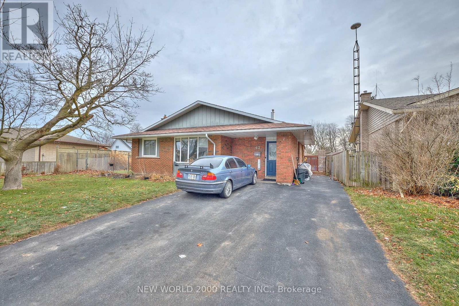 62 Champlain Avenue, Welland, Ontario  L3C 2L7 - Photo 2 - X12705798