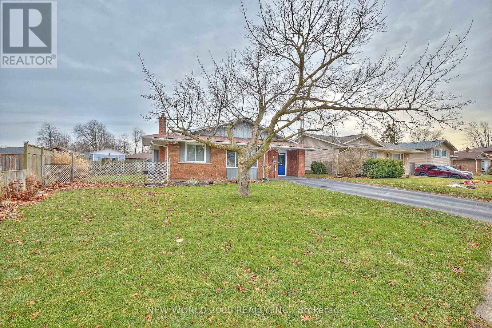 62 Champlain Avenue, Welland, Ontario  L3C 2L7 - Photo 3 - X12705798