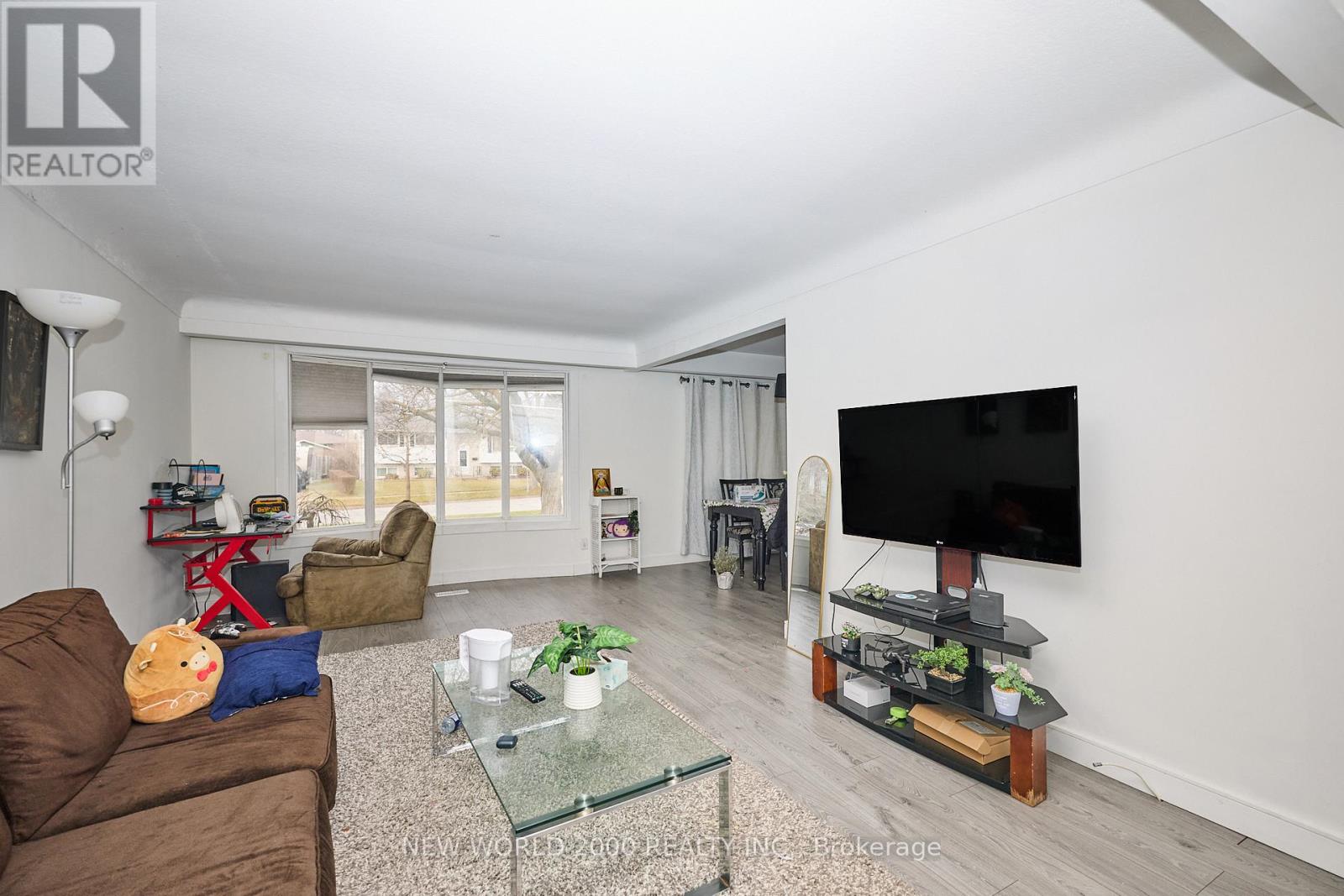 62 Champlain Avenue, Welland, Ontario  L3C 2L7 - Photo 6 - X12705798