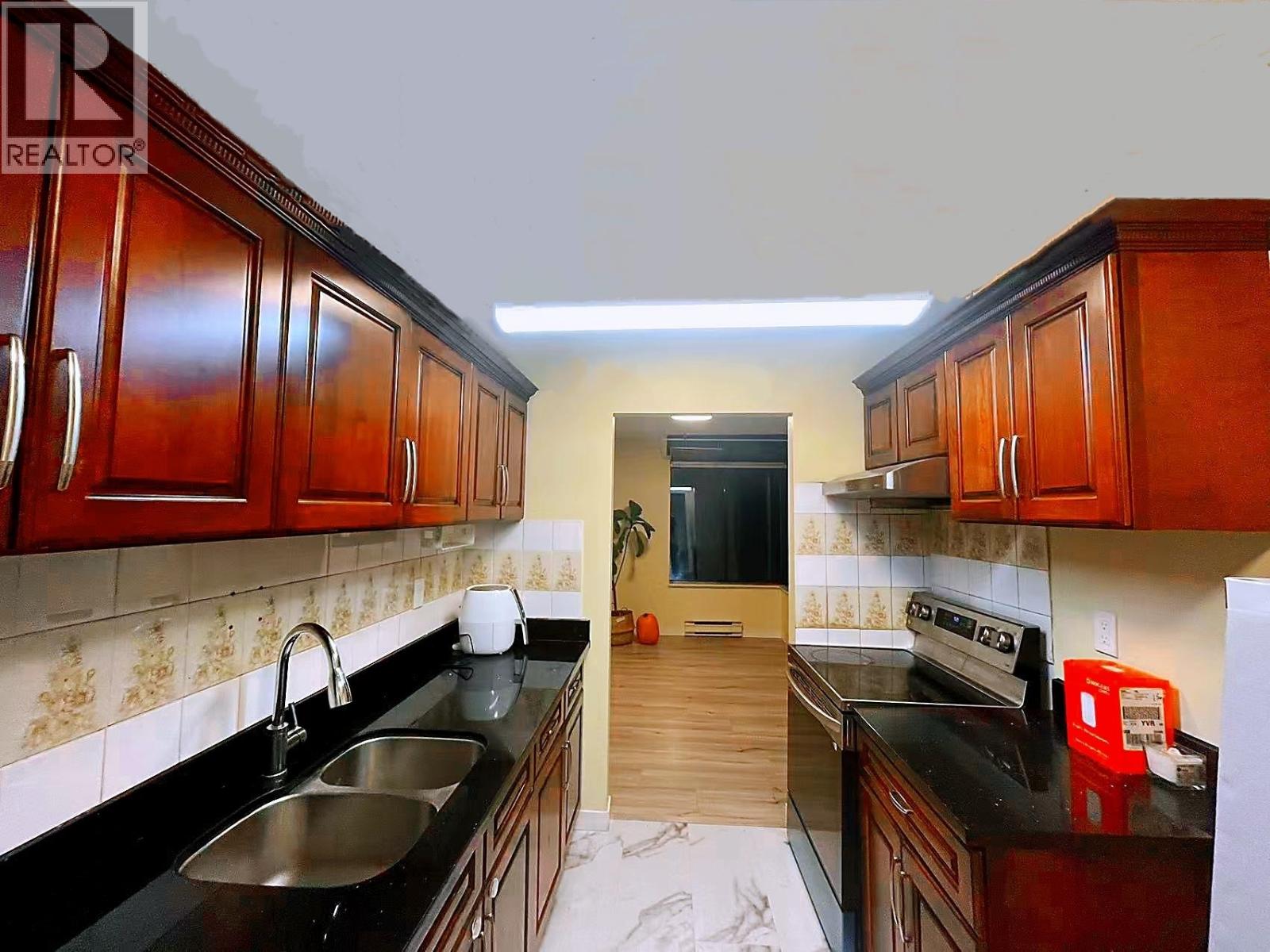 307 5800 COONEY ROAD, Richmond, British Columbia