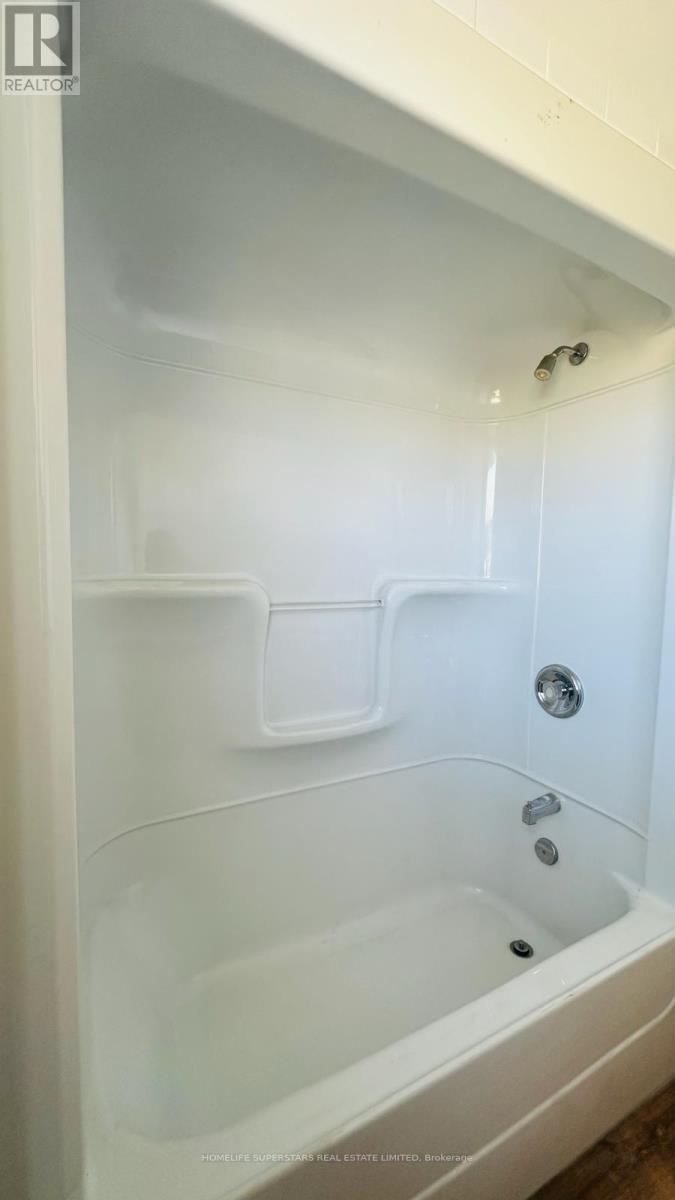 39 Woodland Drive, East Garafraxa, Ontario  L9W 6B7 - Photo 7 - X12690552