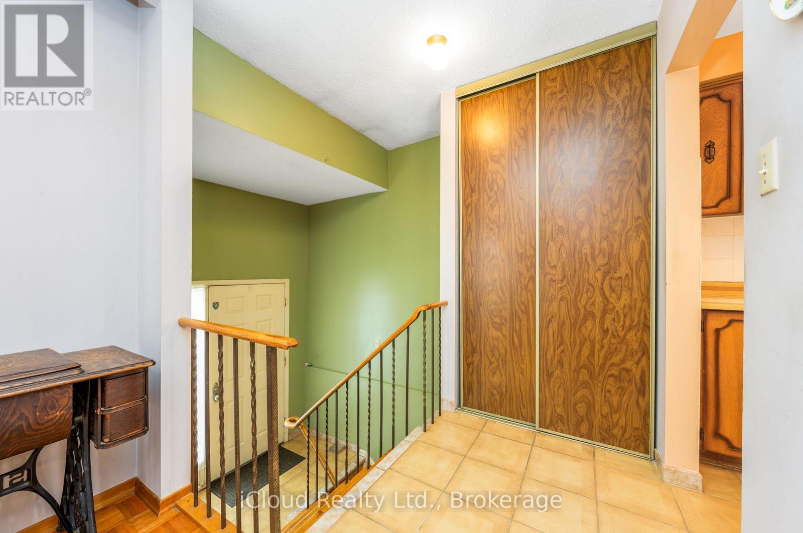 35 Carter Drive, Brampton, Ontario  L6V 3N4 - Photo 9 - W12524492