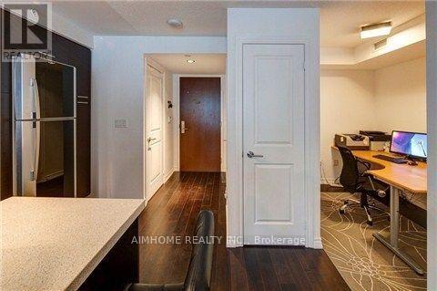 1405 - 386 Yonge Street, Toronto, Ontario  M5B 0A5 - Photo 13 - C12705842