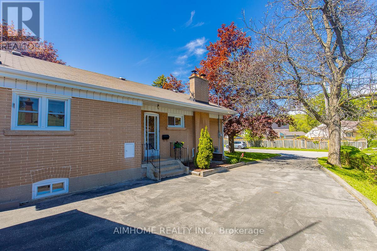 12 Canham Crescent, Toronto, Ontario  M1S 2H6 - Photo 3 - E12705844