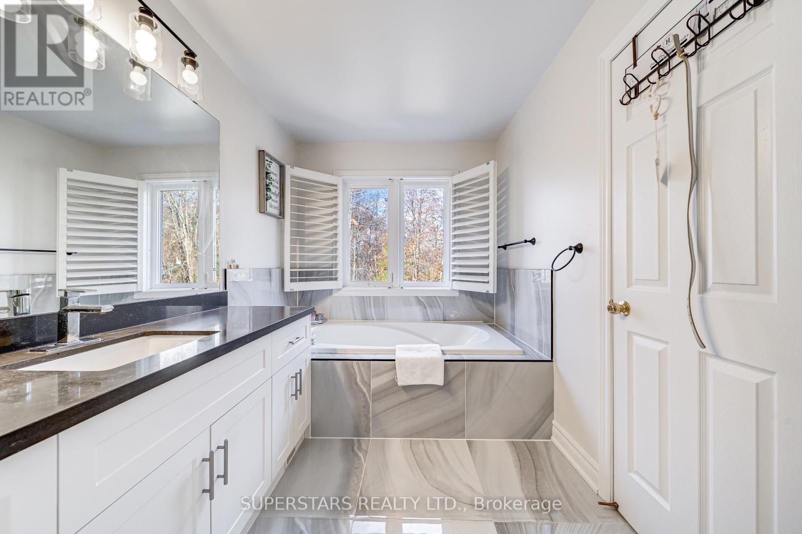 58 Wood Rim Drive, Richmond Hill, Ontario  L4E 4S2 - Photo 16 - N12705814