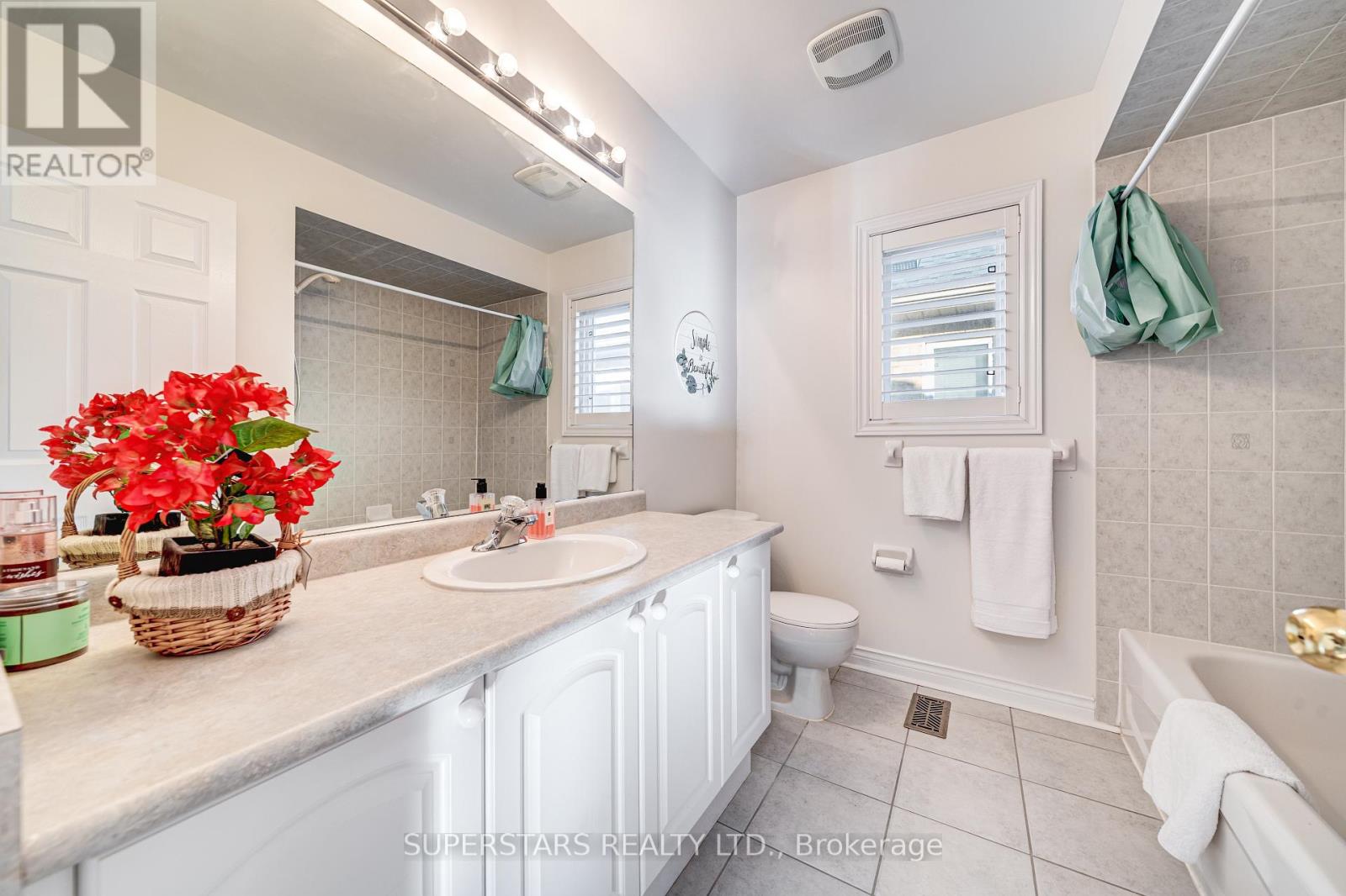 58 Wood Rim Drive, Richmond Hill, Ontario  L4E 4S2 - Photo 19 - N12705814