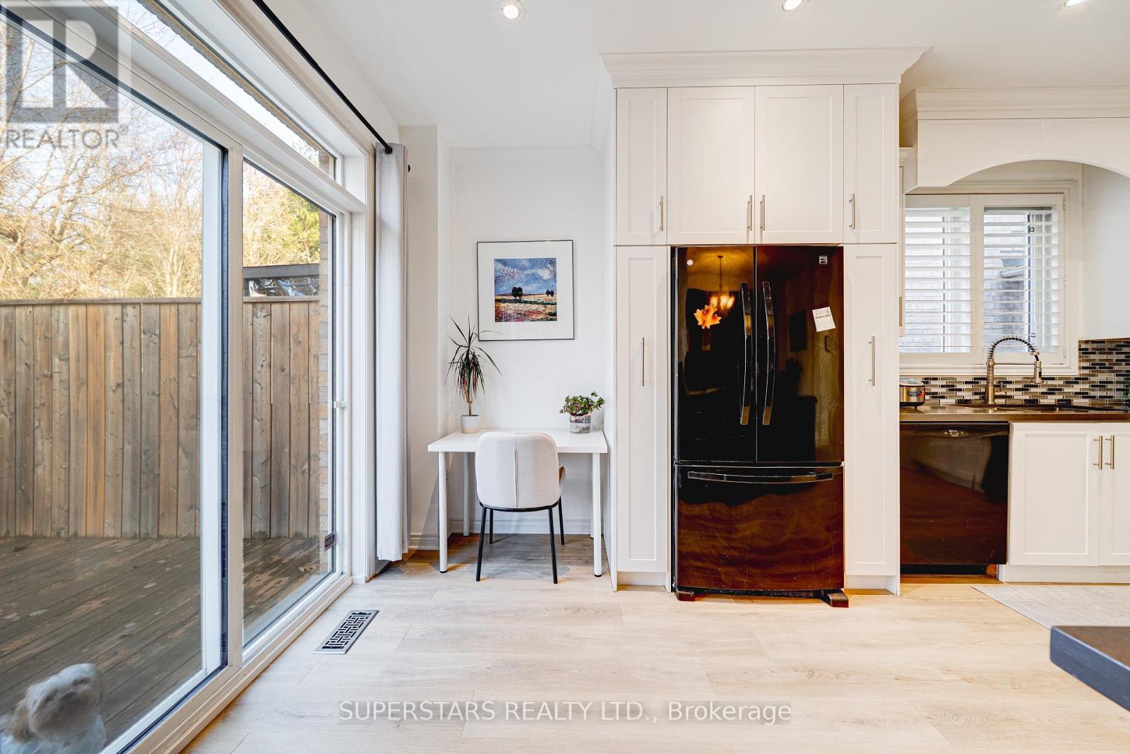 58 Wood Rim Drive, Richmond Hill, Ontario  L4E 4S2 - Photo 8 - N12705814