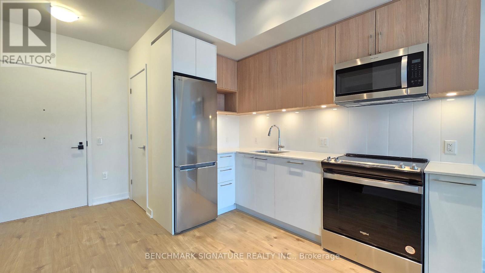 207 - 500 Plains Road E, Burlington, Ontario  L7T 2E1 - Photo 5 - W12705832