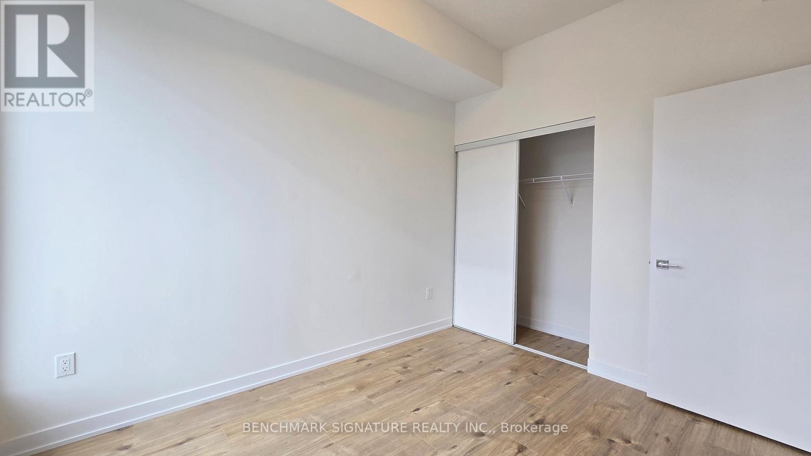 207 - 500 Plains Road E, Burlington, Ontario  L7T 2E1 - Photo 9 - W12705832