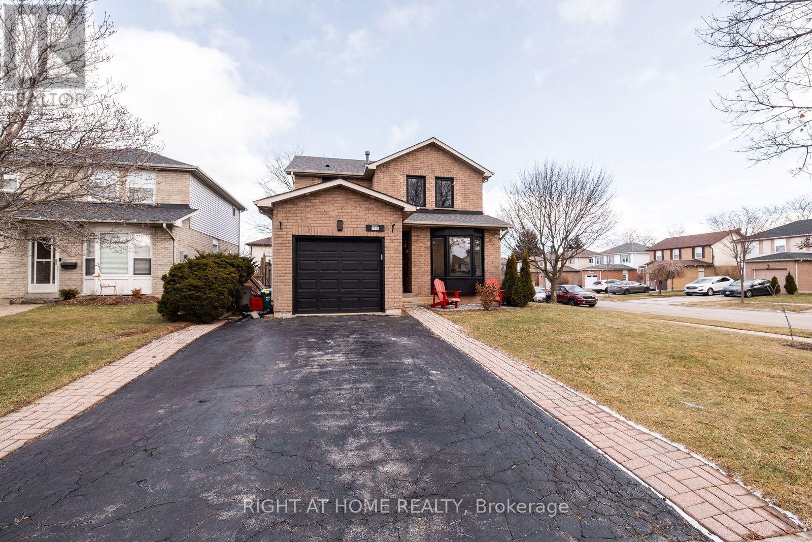 3269 Woodcroft Crescent, Burlington, Ontario  L7M 3K8 - Photo 2 - W12705834