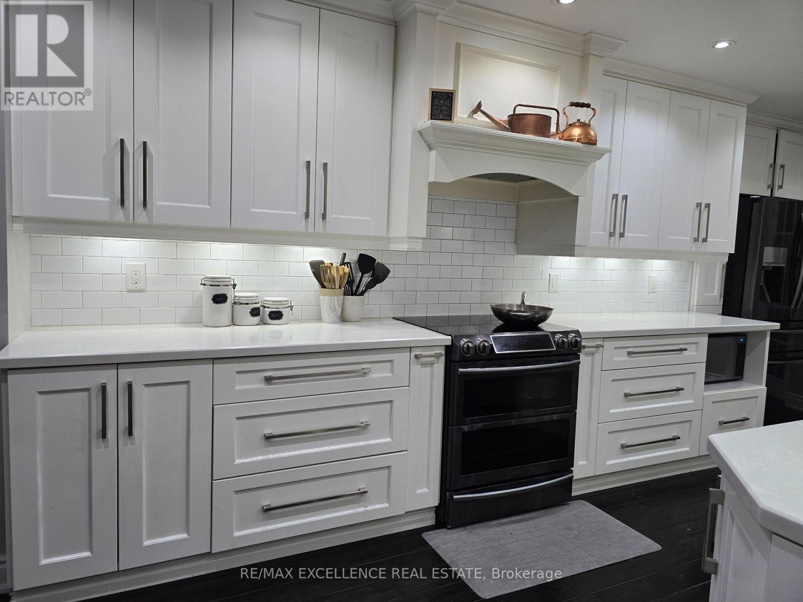 50 Elizabeth Street S, Brampton, Ontario  L6Y 1R1 - Photo 2 - W12704618