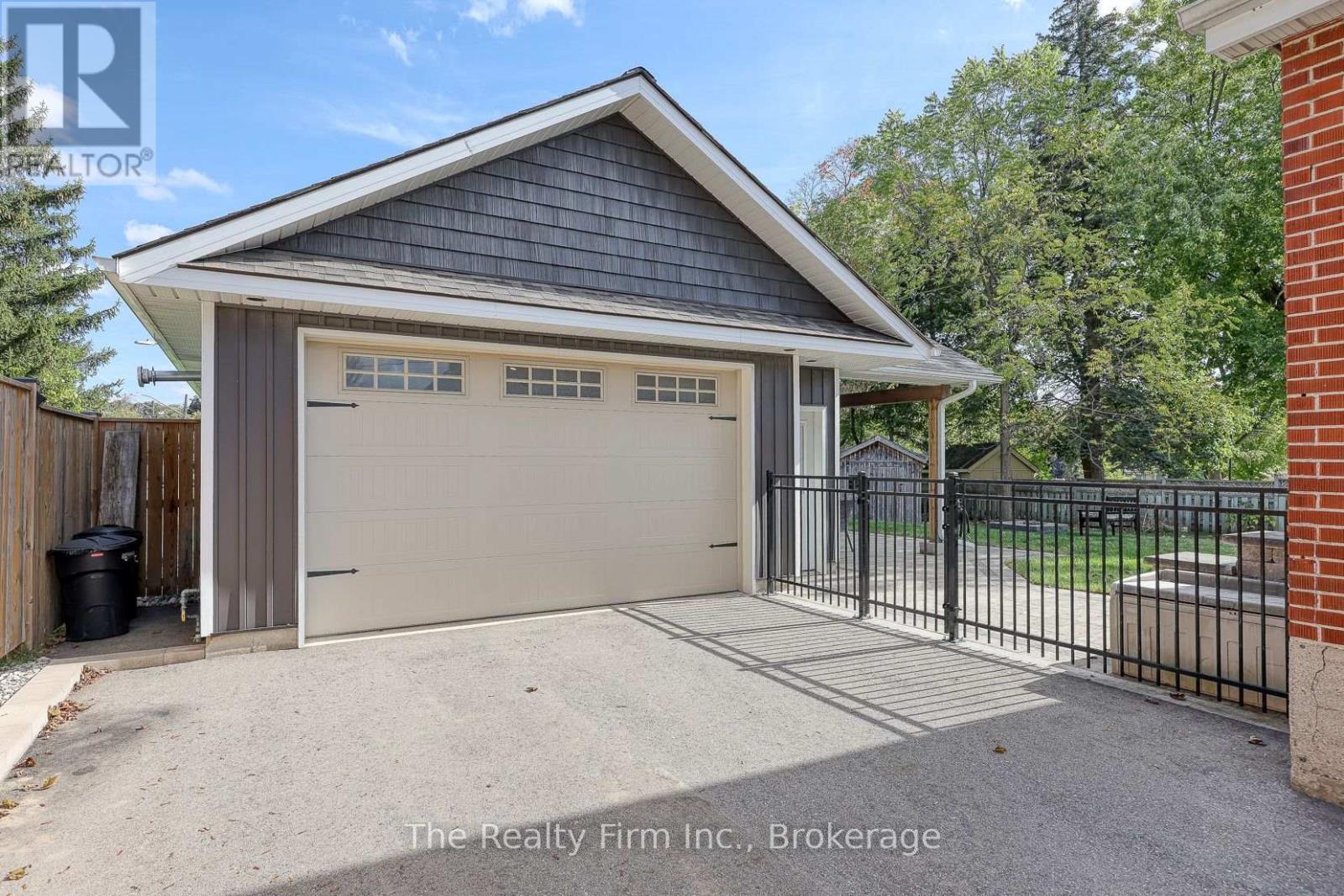 206 Sydenham Street, Woodstock, Ontario  N4S 7B9 - Photo 2 - X12705856