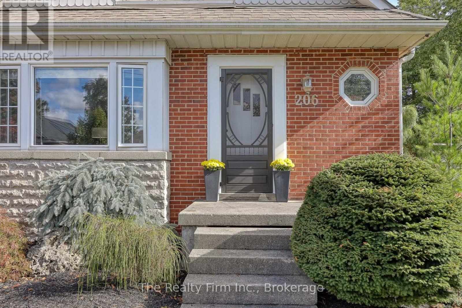 206 Sydenham Street, Woodstock, Ontario  N4S 7B9 - Photo 7 - X12705856