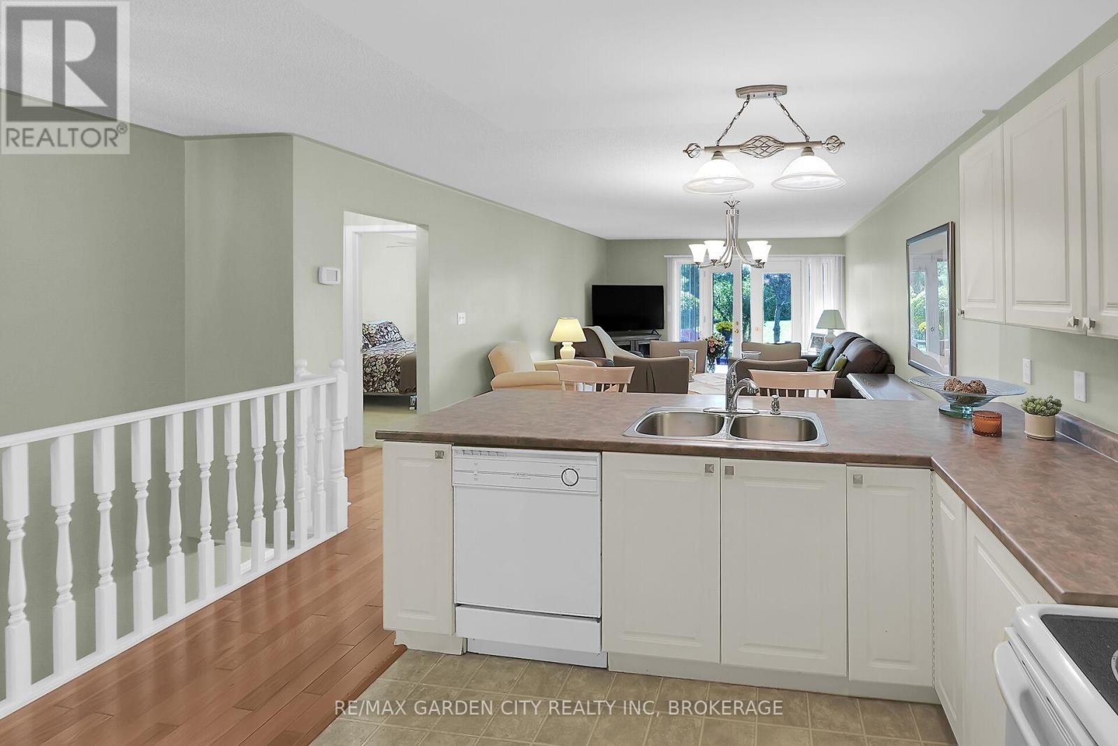 176 Beckett Crescent S, Pelham, Ontario  L0S 1E4 - Photo 4 - X12660474