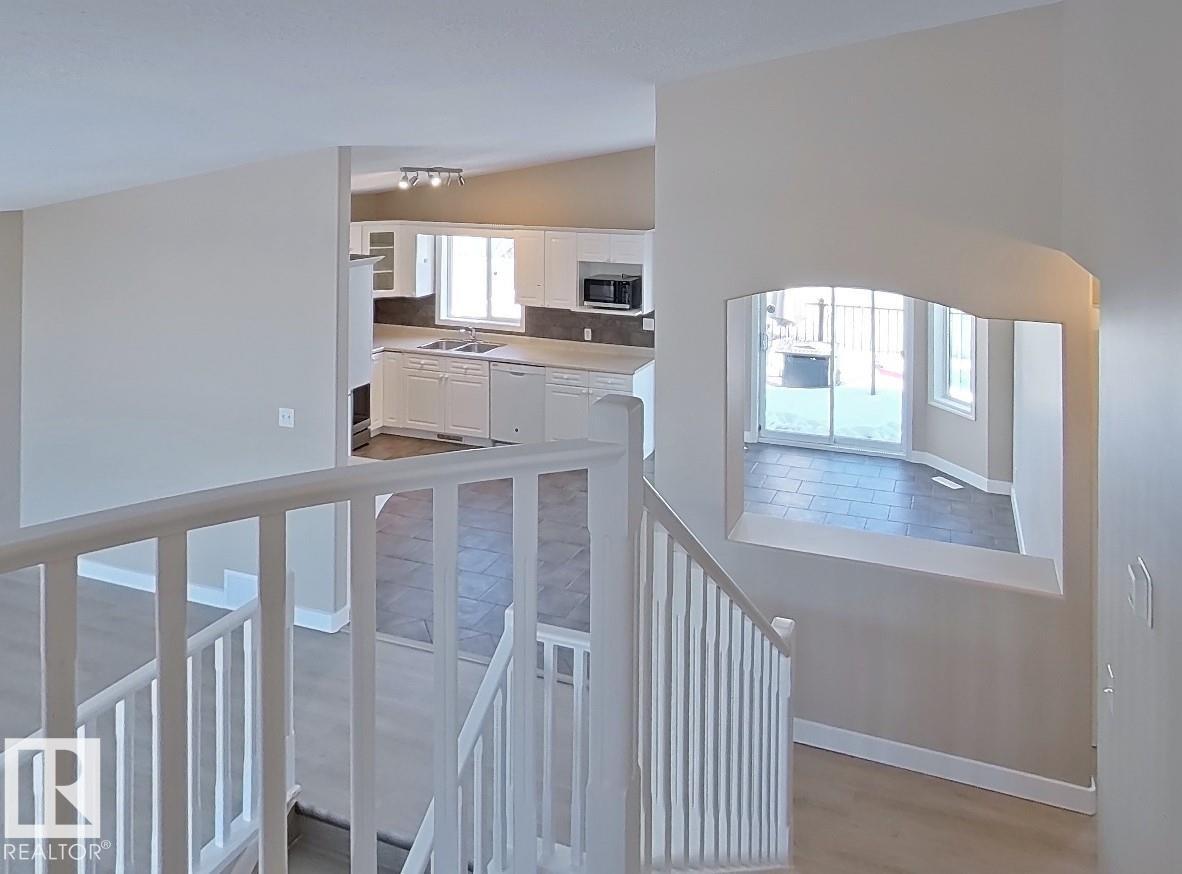 16407 81 St Nw, Edmonton, Alberta  T5Z 3J3 - Photo 4 - E4470193