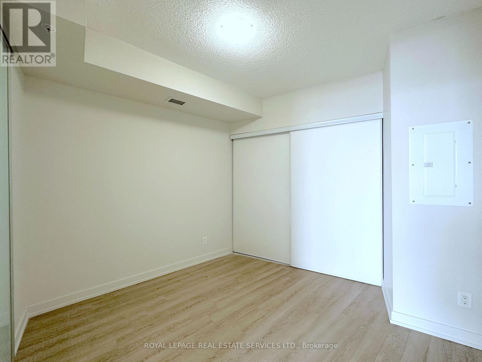 403 - 763 Woodbine Avenue, Toronto, Ontario  M4E 2J4 - Photo 6 - E12705870