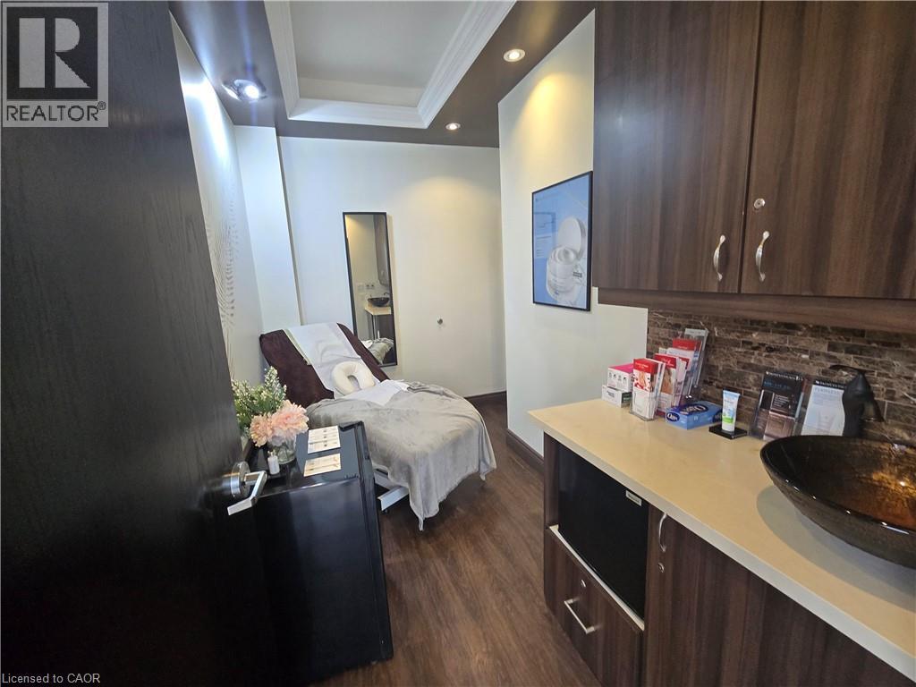 4033 Hurontario Street Unit# 1, Mississauga, Ontario  L5B 2N5 - Photo 3 - 40799291