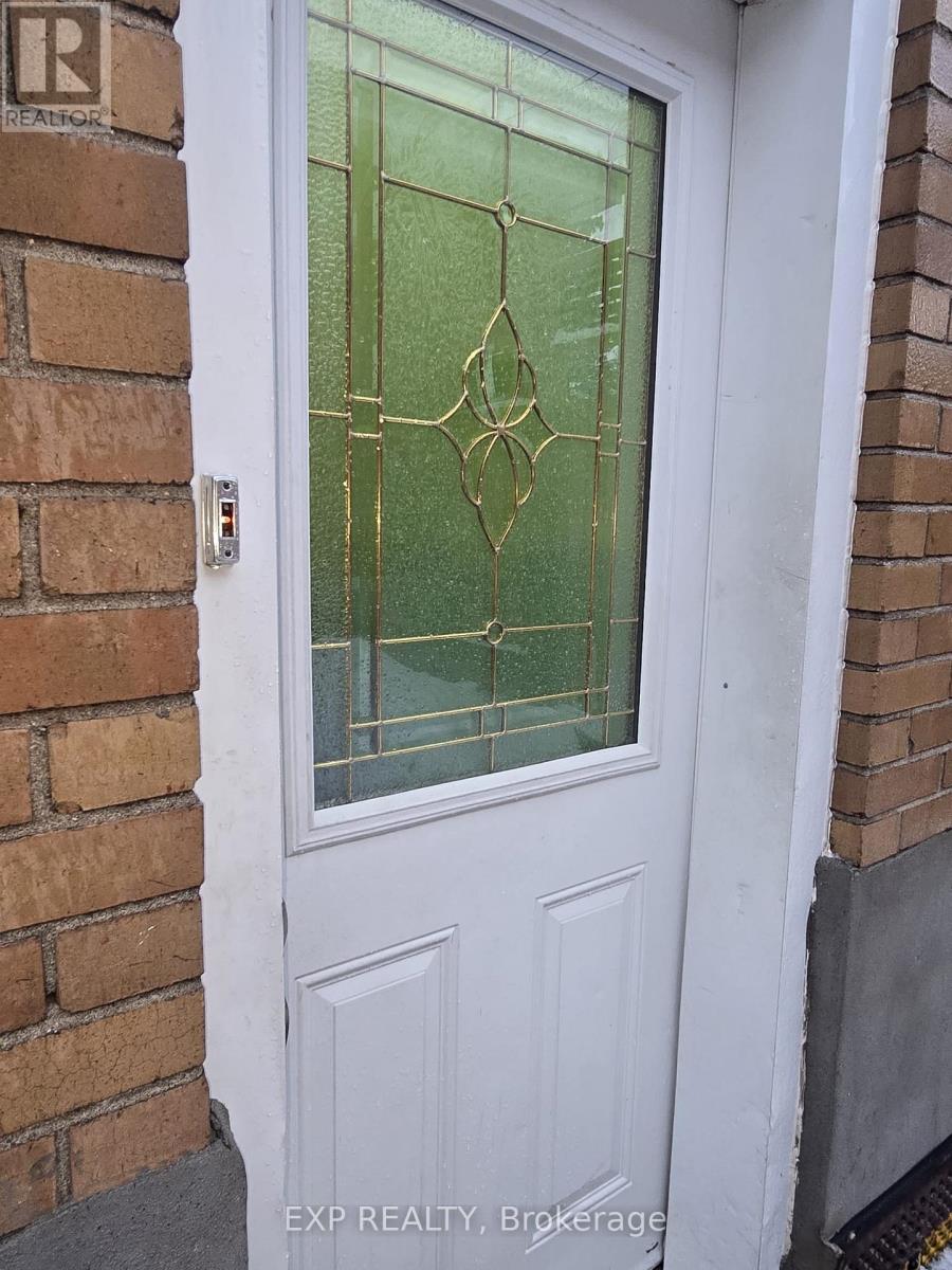 74 Ranstone Garden, Toronto, Ontario  M1K 2T8 - Photo 3 - E12705894