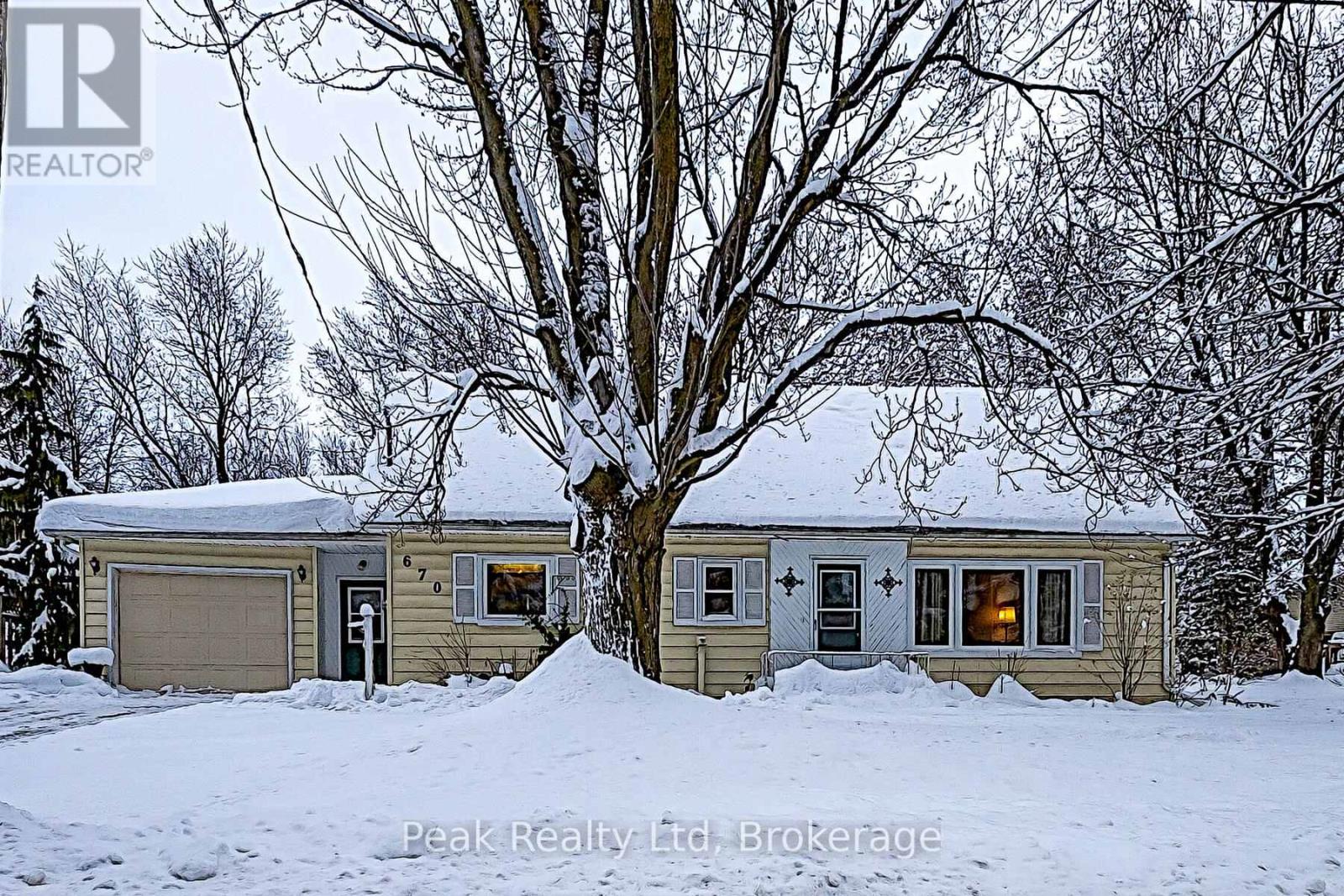 670 Elm Avenue N, North Perth, Ontario N4W 3G2 - Photo 2 - X12633606