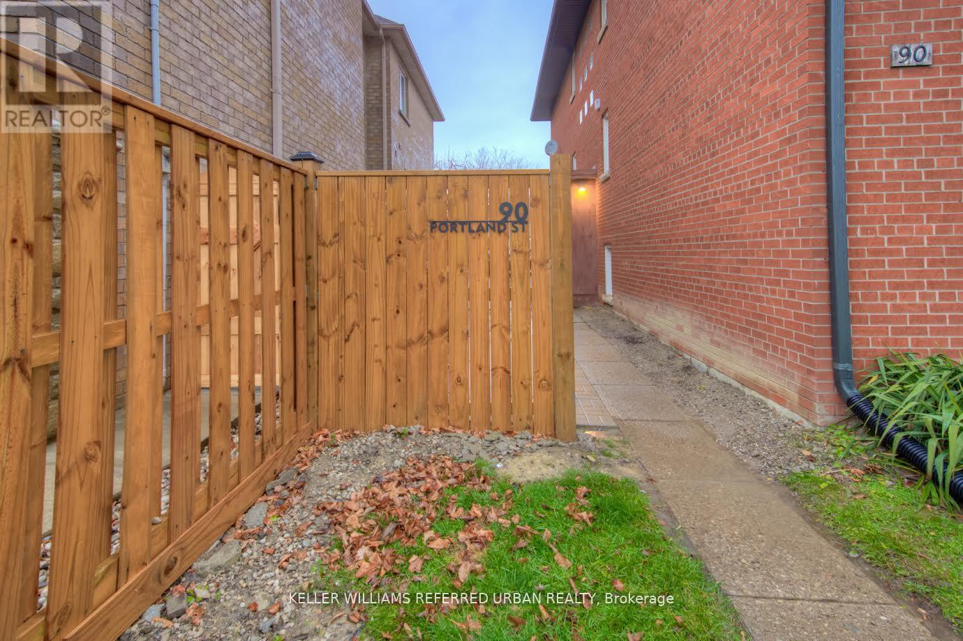 2 - 90 Portland Street, Toronto, Ontario  M8Y 1A7 - Photo 16 - W12700710
