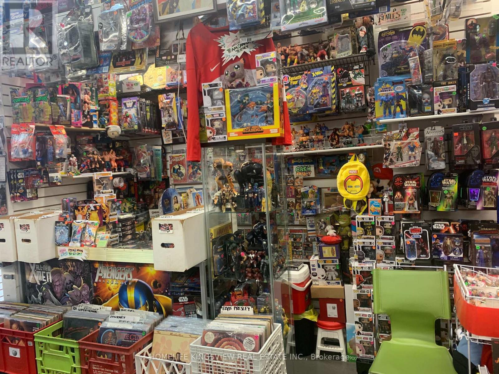 8 WESTMORE DRIVE, Toronto, Ontario