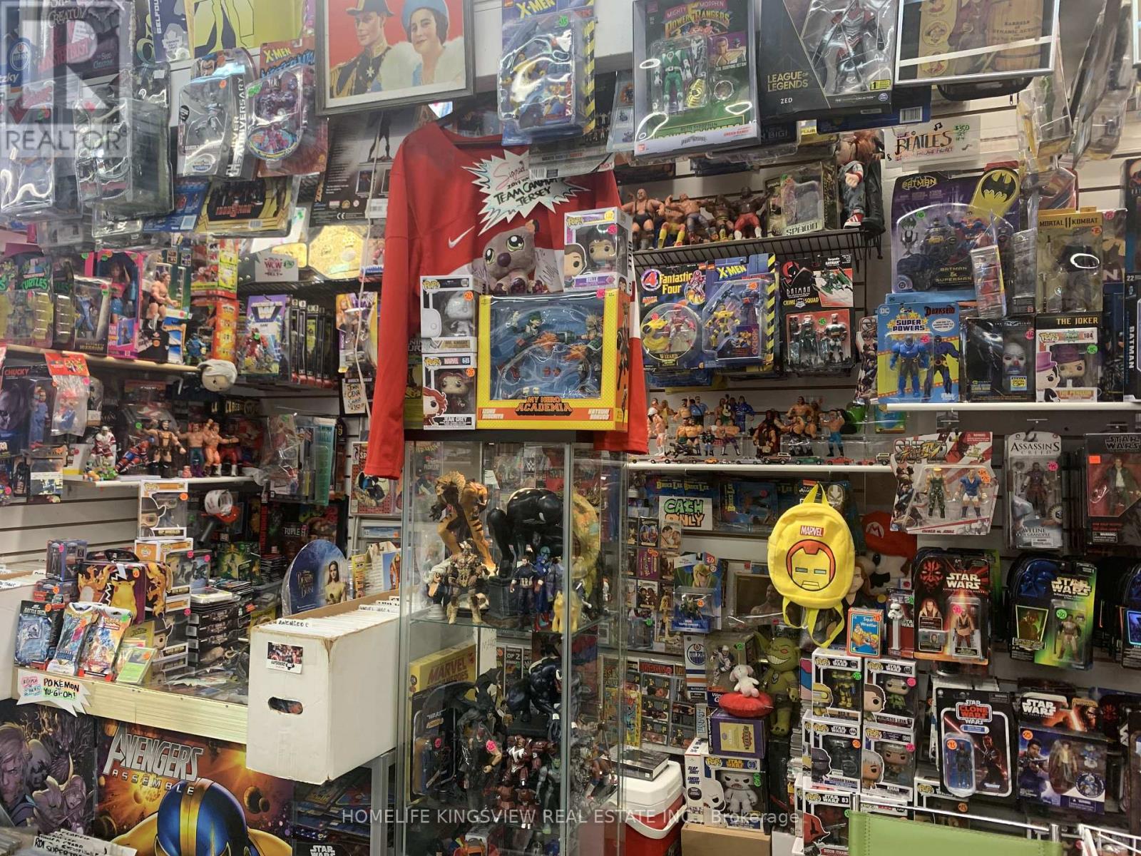 8 Westmore Drive, Toronto (West Humber-Clairville), Ontario  M9V 5E2 - Photo 5 - W12705896