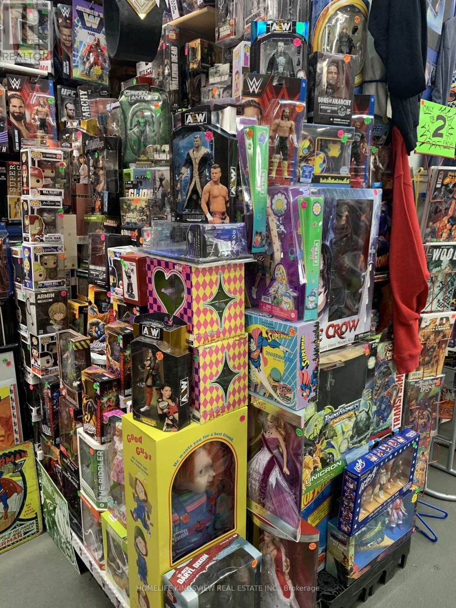 8 Westmore Drive, Toronto (West Humber-Clairville), Ontario  M9V 5E2 - Photo 6 - W12705896