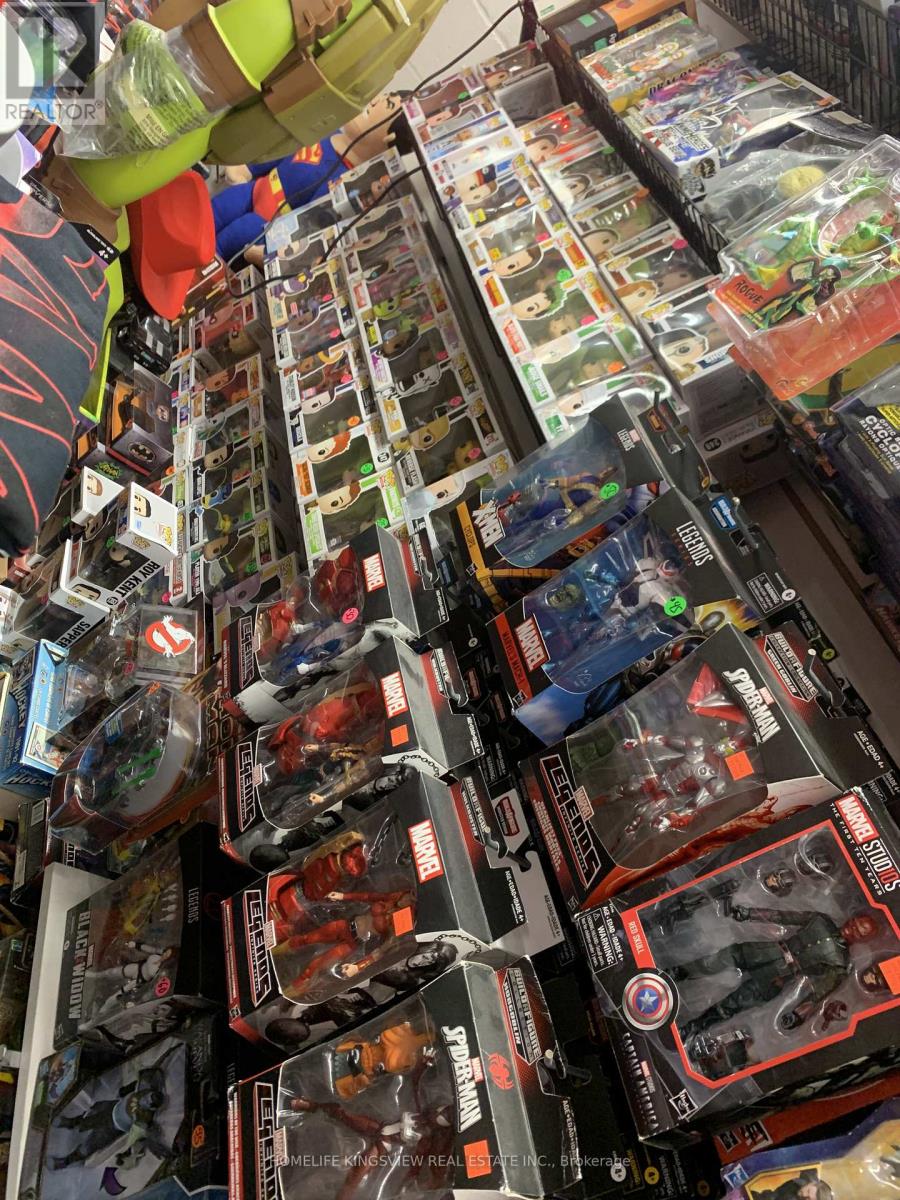 8 Westmore Drive, Toronto (West Humber-Clairville), Ontario  M9V 5E2 - Photo 9 - W12705896