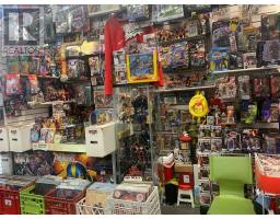 8 WESTMORE DRIVE, Toronto, Ontario