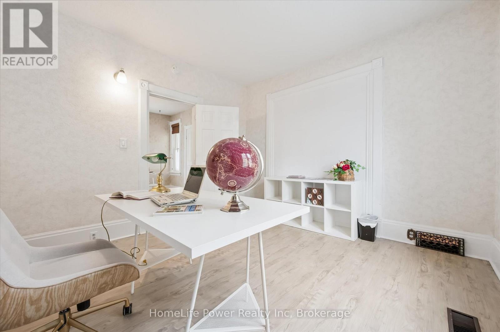 36 Linden Avenue, Kitchener, Ontario  N2G 2A5 - Photo 11 - X12705928