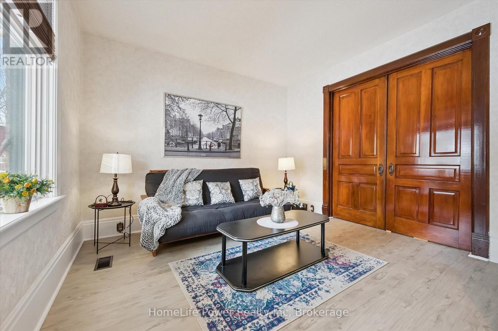 36 Linden Avenue, Kitchener, Ontario  N2G 2A5 - Photo 4 - X12705928