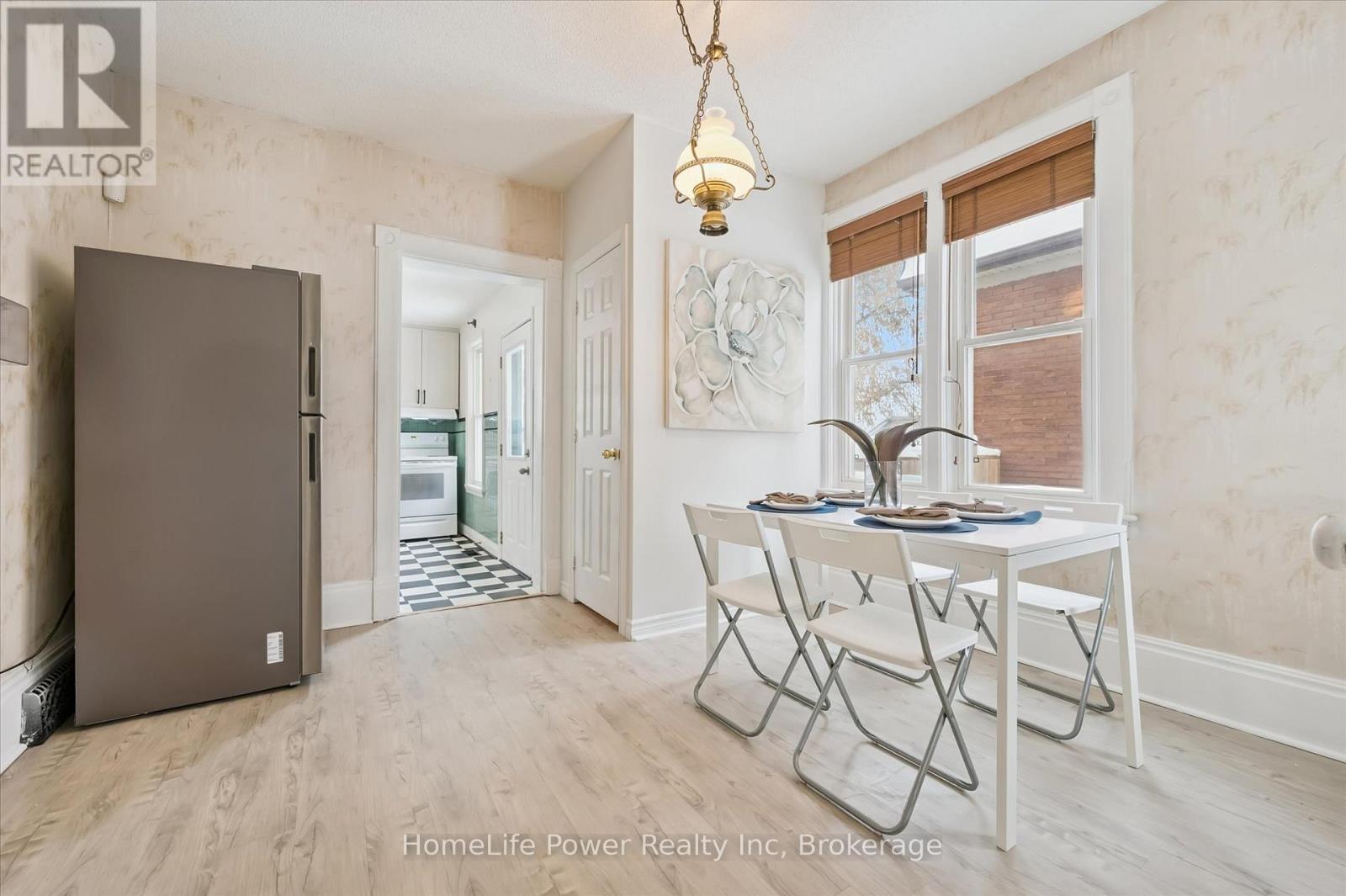 36 Linden Avenue, Kitchener, Ontario  N2G 2A5 - Photo 7 - X12705928