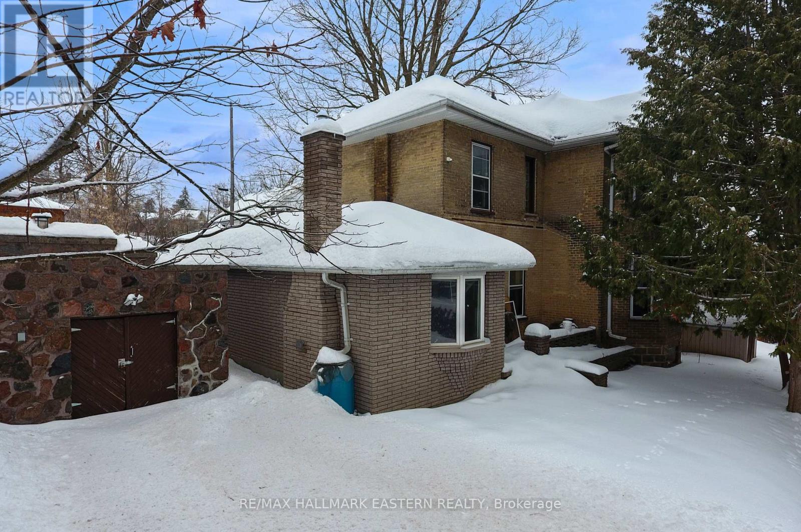 597 Bethune Street, Peterborough, Ontario  K9H 3Z7 - Photo 3 - X12705914