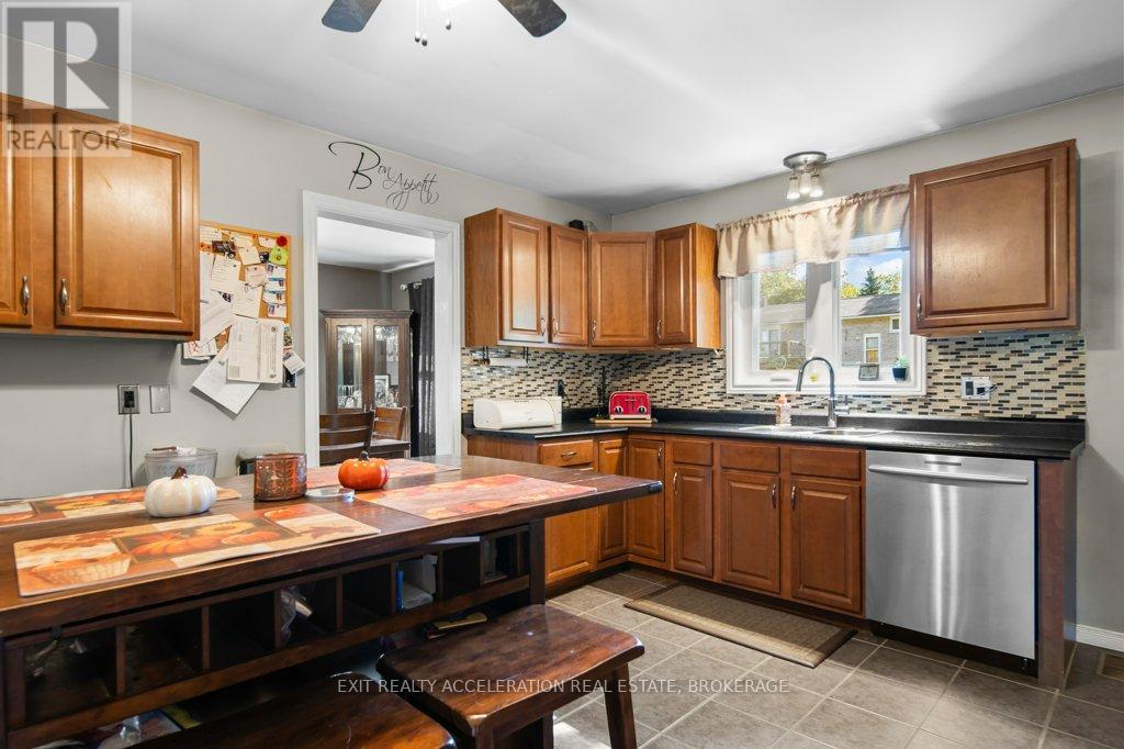 64 River Road, Greater Napanee, Ontario  K7R 3H4 - Photo 10 - X12705916