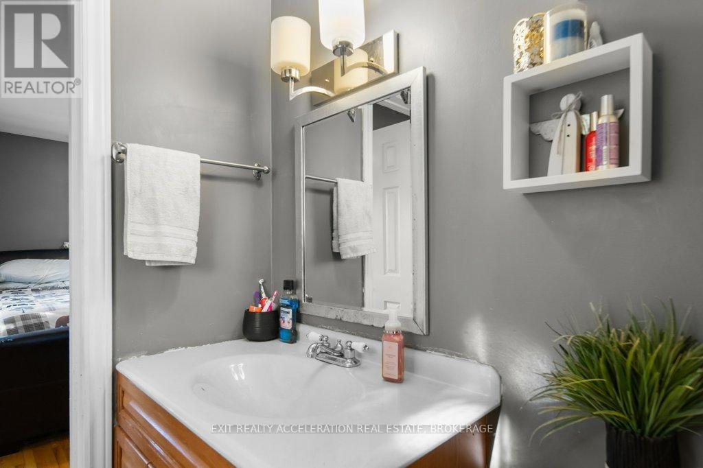 64 River Road, Greater Napanee, Ontario  K7R 3H4 - Photo 17 - X12705916